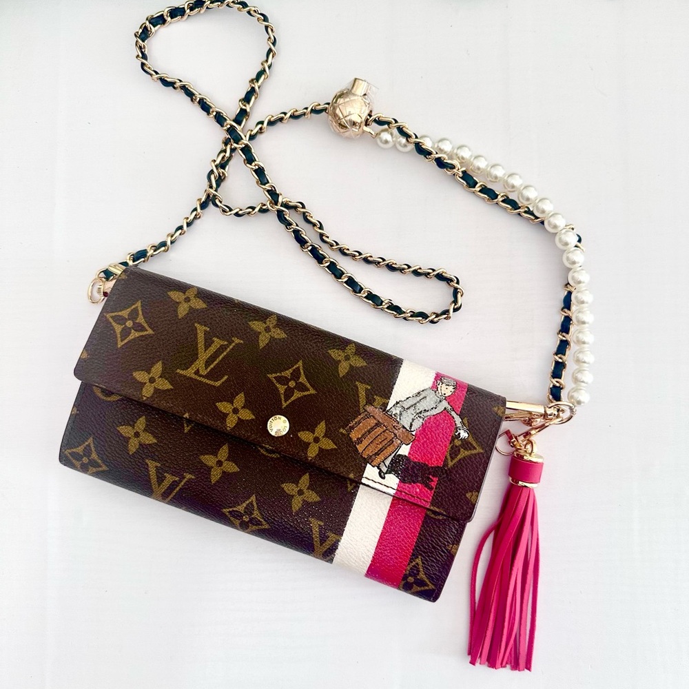 Louis Vuitton Limited Edition Monogram Wallet - Picture 10 of 14